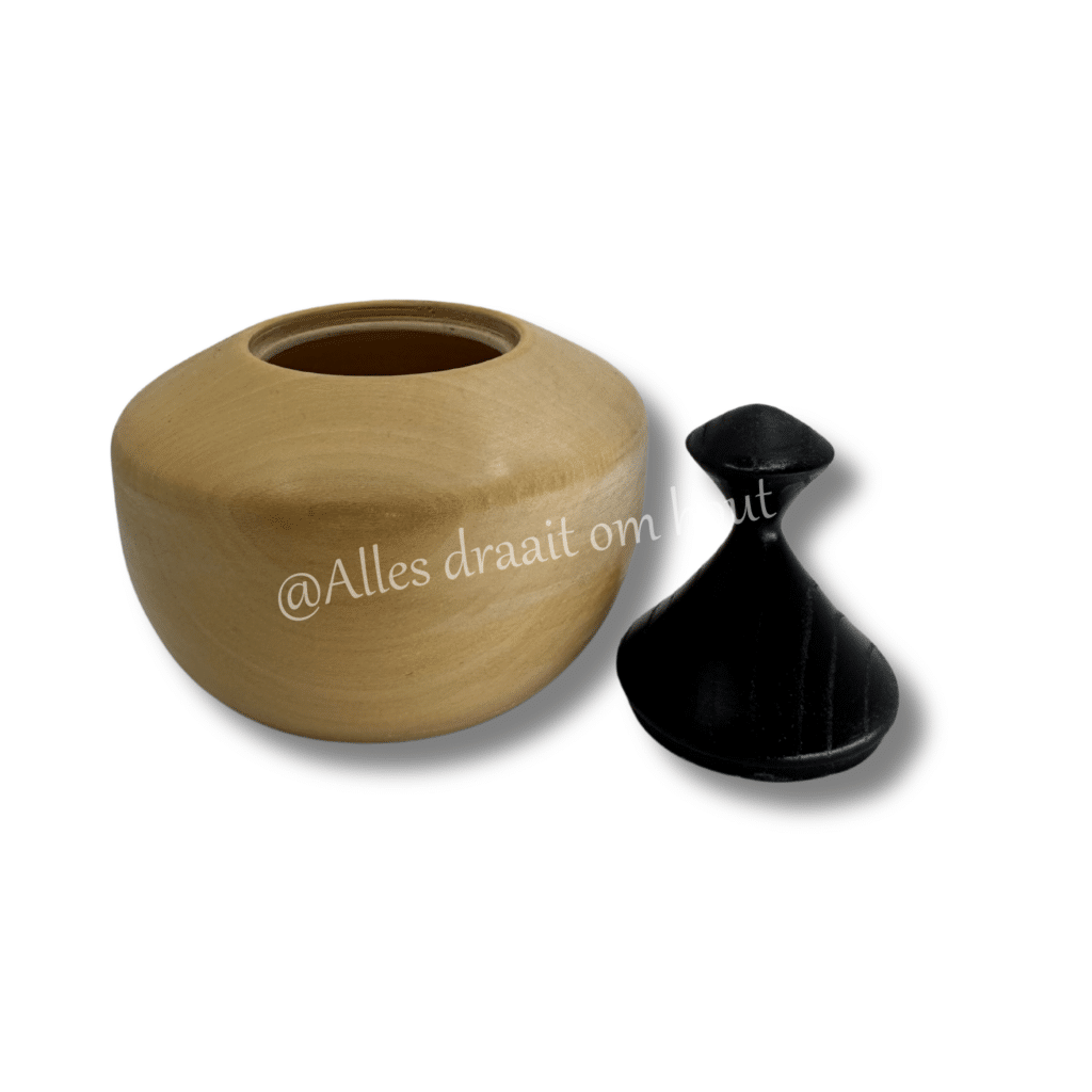 Jan Otten Ward's art Hout draaien potje bruin zwart
