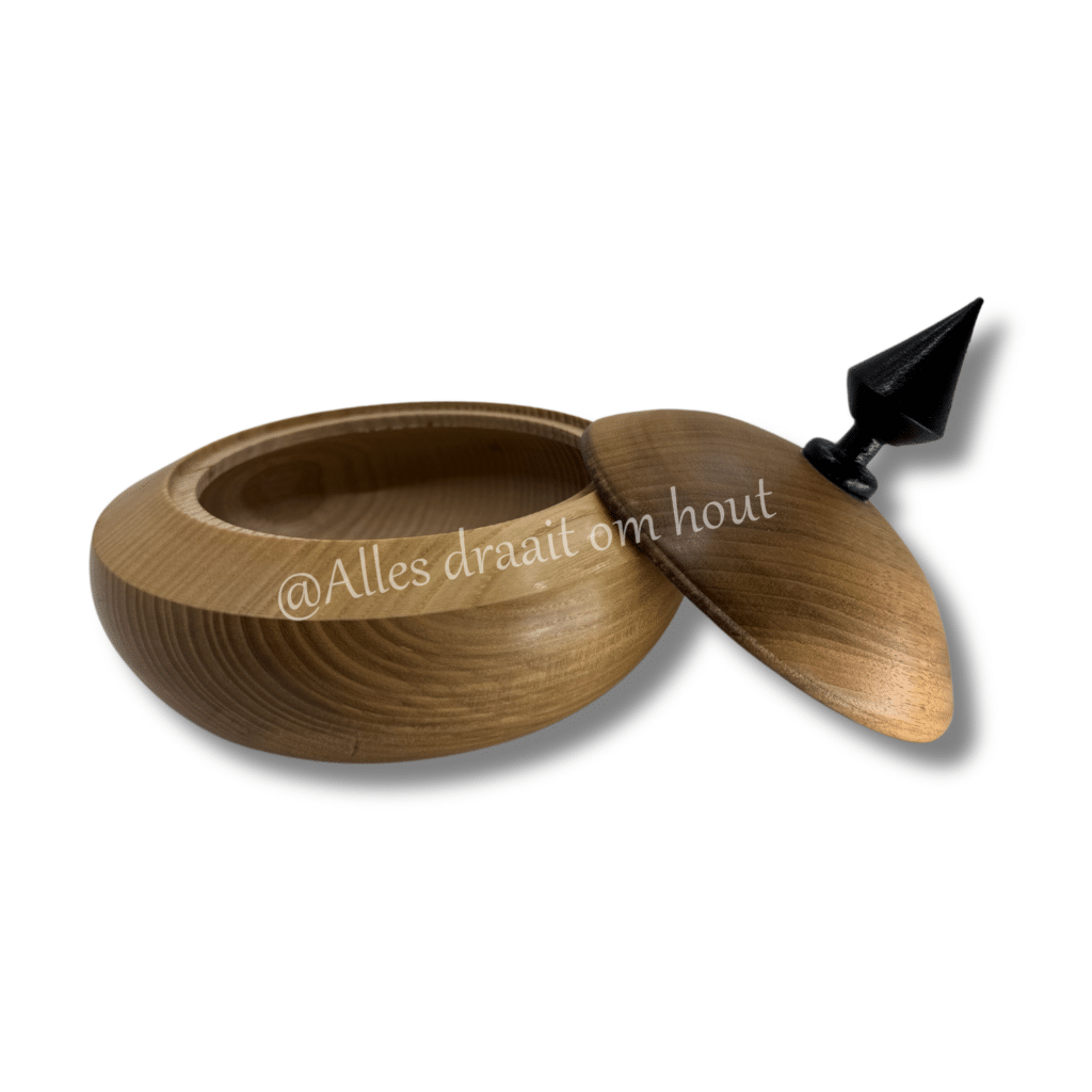 Jan Otten Ward's art Hout draaien potje bruin zwart
