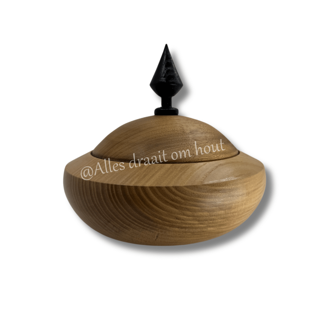 Jan Otten Ward's art Hout draaien potje bruin zwart